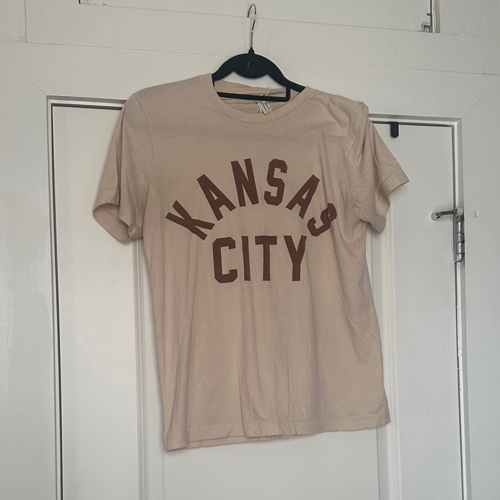 Kansas City Graphic Tee - Beige with Brown Print